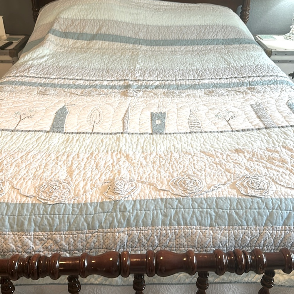 Pottery barn kids bedding set